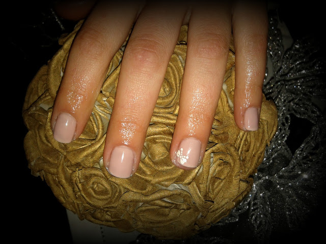 Lacinhos adesivos para as unhas3