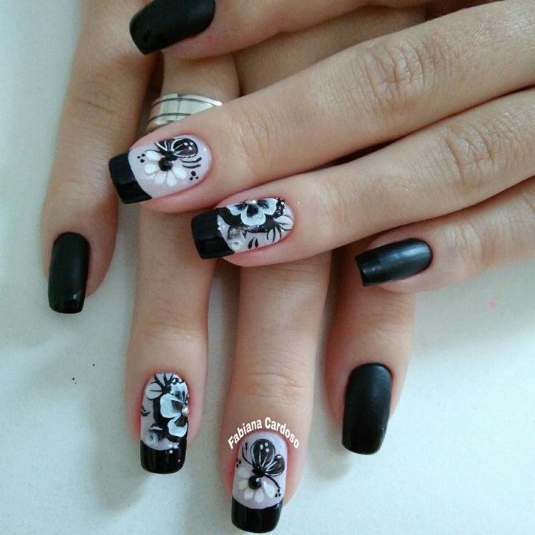 27 Modelos e Fotos de Unhas Preto e Branco