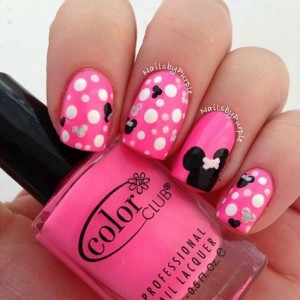 Unhas com a Minnie