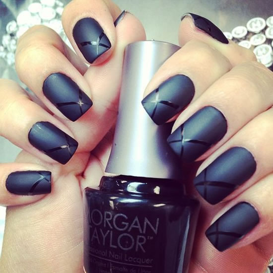 Unhas com fitas adesivas