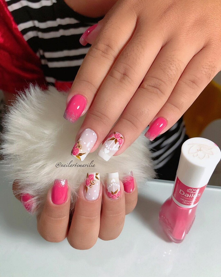 Unhas com Rosas