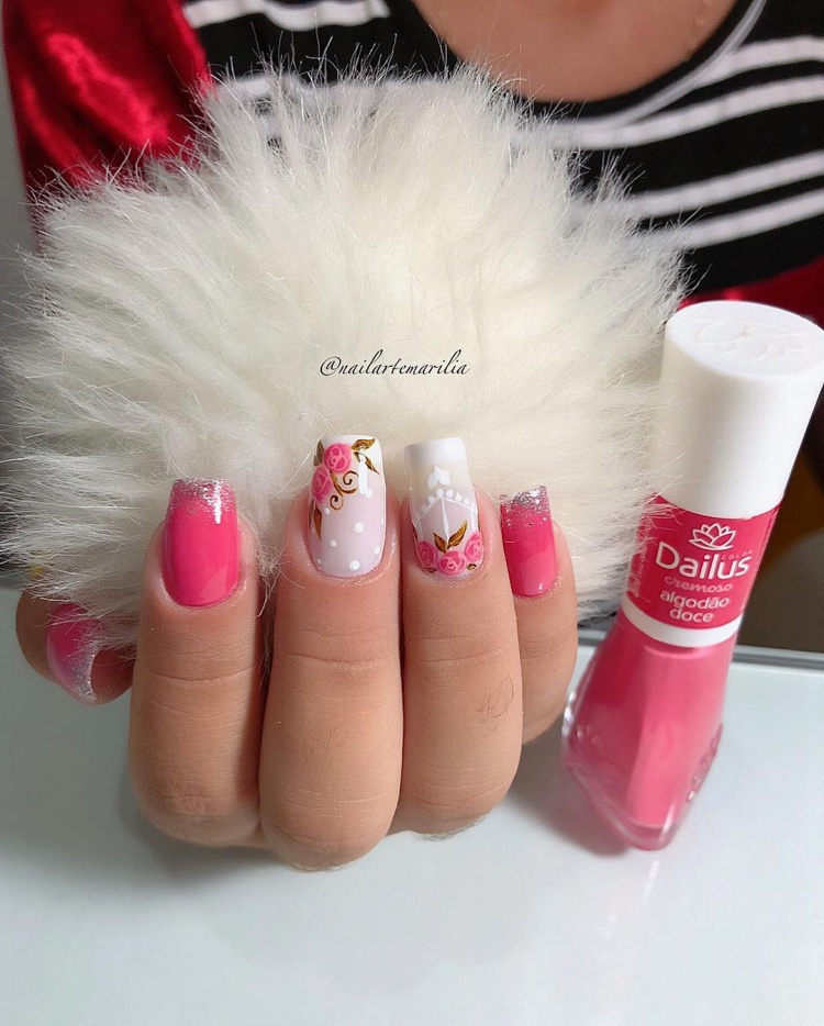 Unhas com Rosas