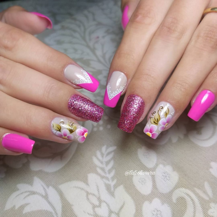 29 Unhas decoradas com rendinha, continuam chiques depois de todos estes anos