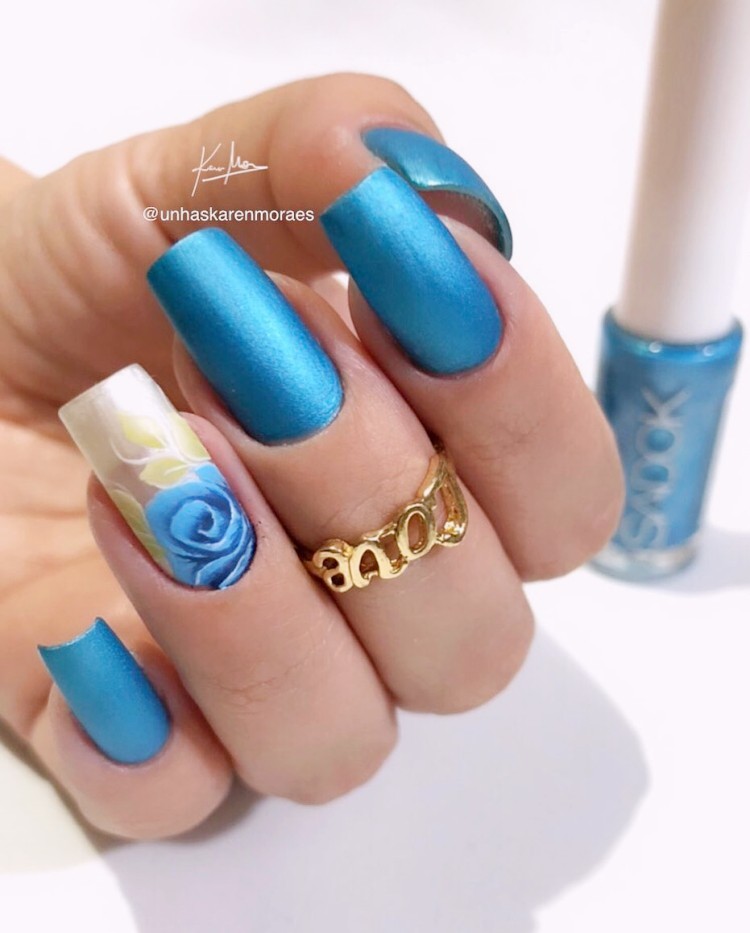 unhas decoradas em carga dupla