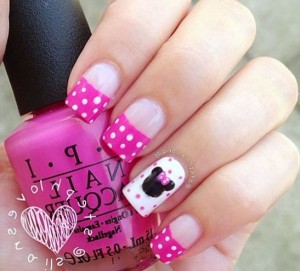 Unhas com a Minnie