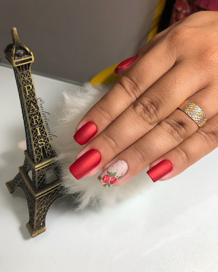 29 Unhas com Esmalte Vermelho Perfeito