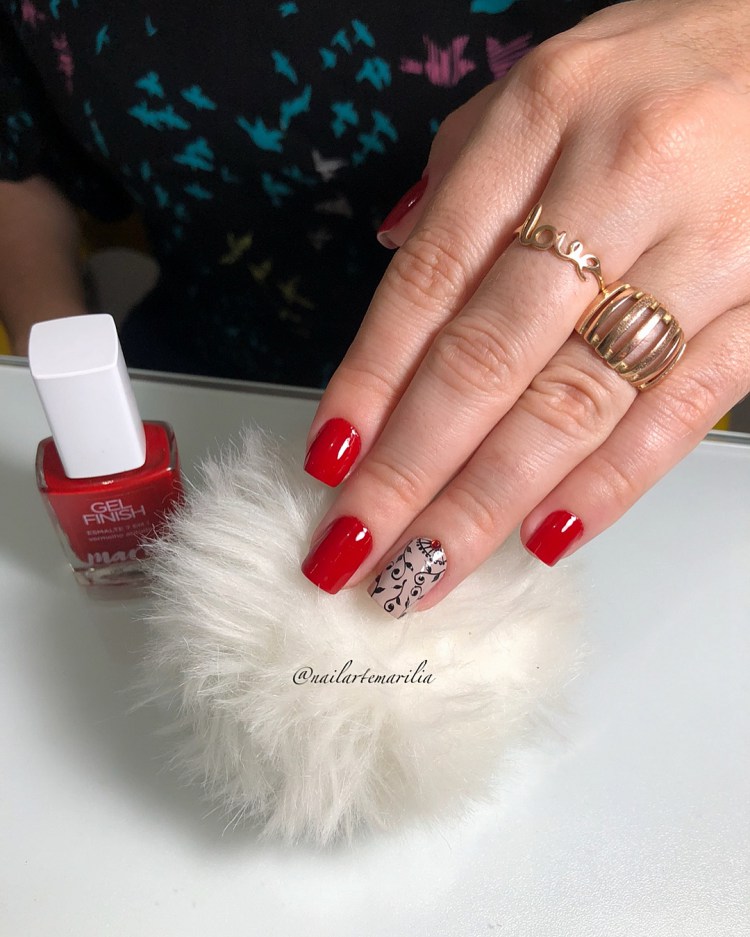 29 Unhas com Esmalte Vermelho Perfeito