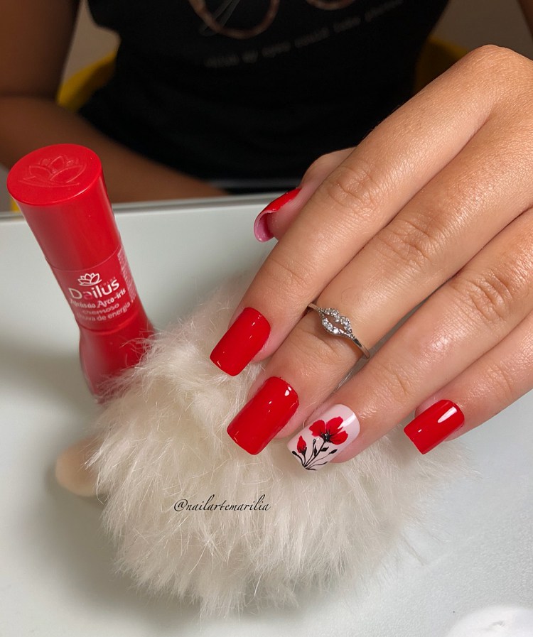 29 Unhas com Esmalte Vermelho Perfeito