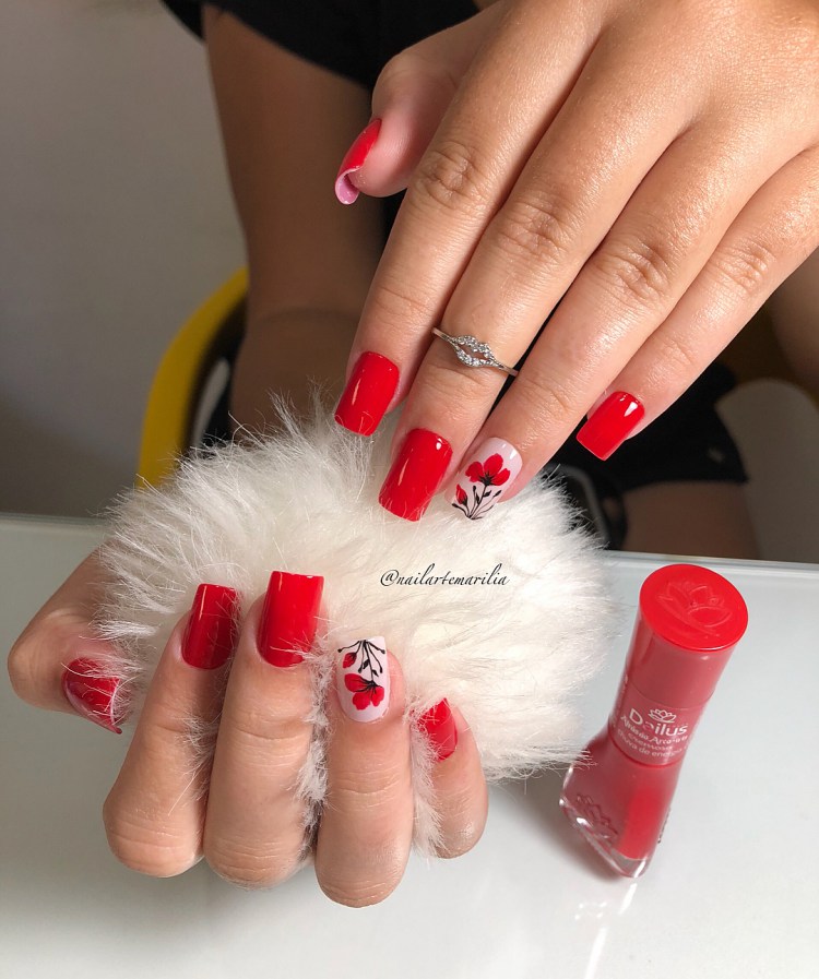 29 Unhas com Esmalte Vermelho Perfeito