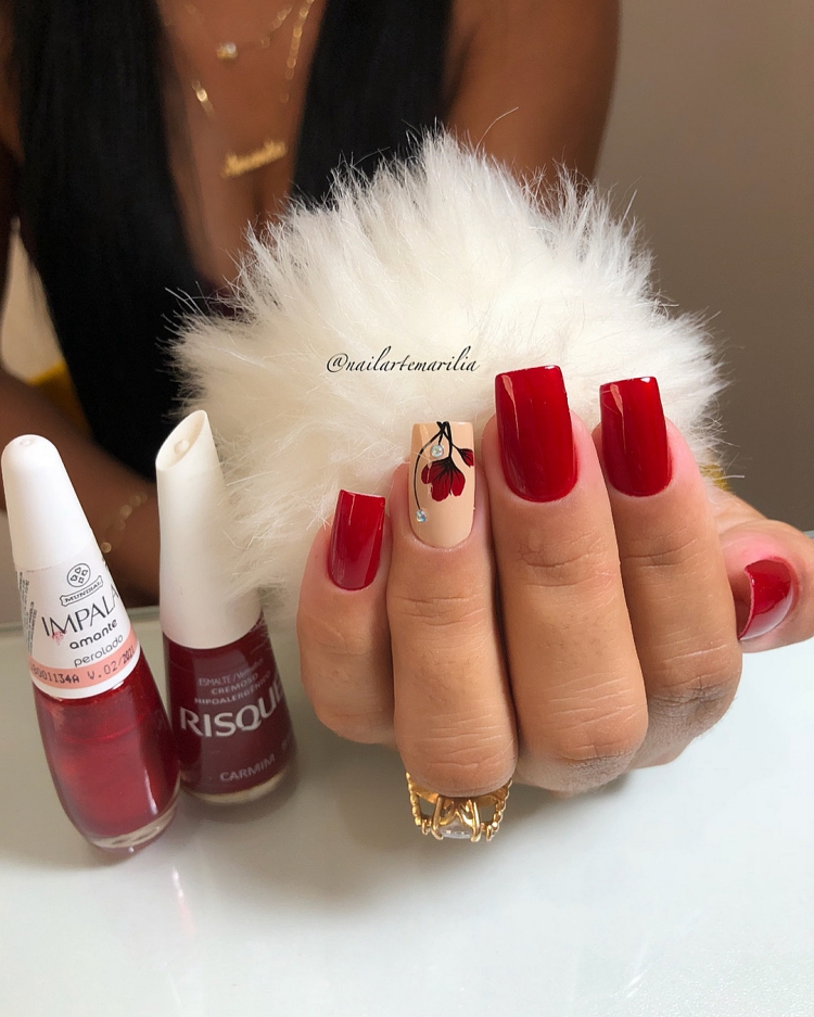 29 Unhas com Esmalte Vermelho Perfeito