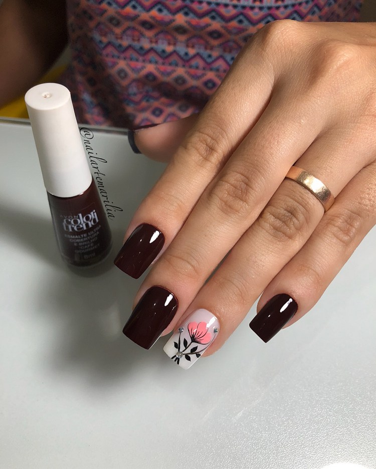 29 Unhas com Esmalte Vermelho Perfeito