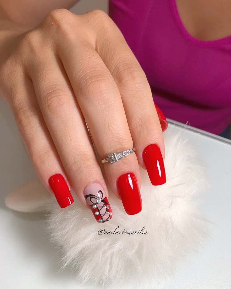 29 Unhas com Esmalte Vermelho Perfeito