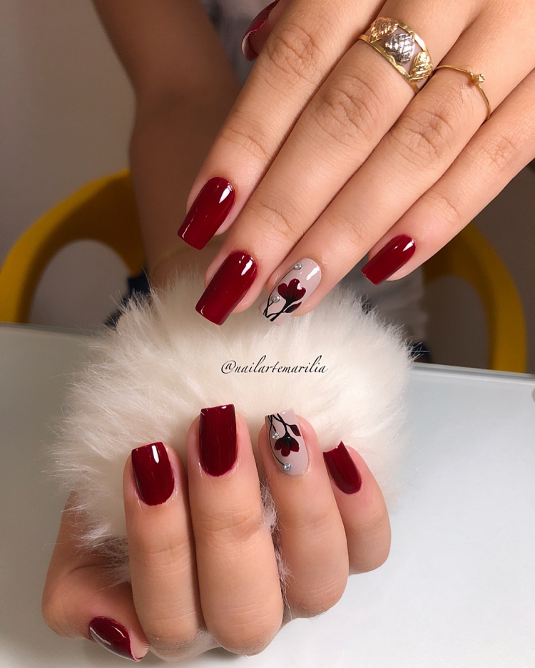 29 Unhas com Esmalte Vermelho Perfeito