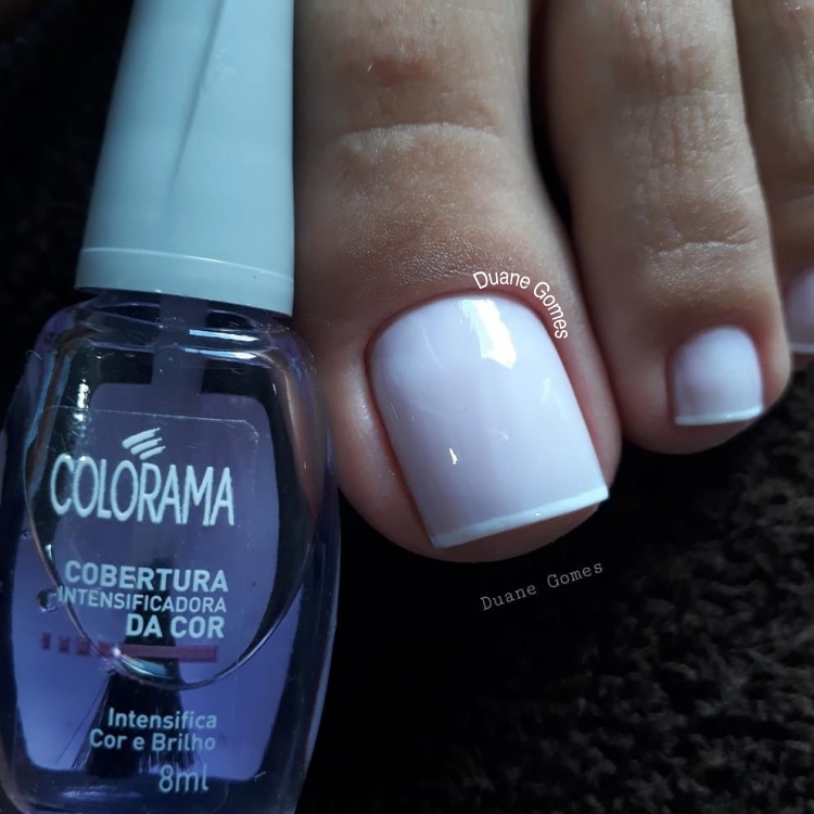 22 Unhas pintadas de branco com combinações de esmaltes