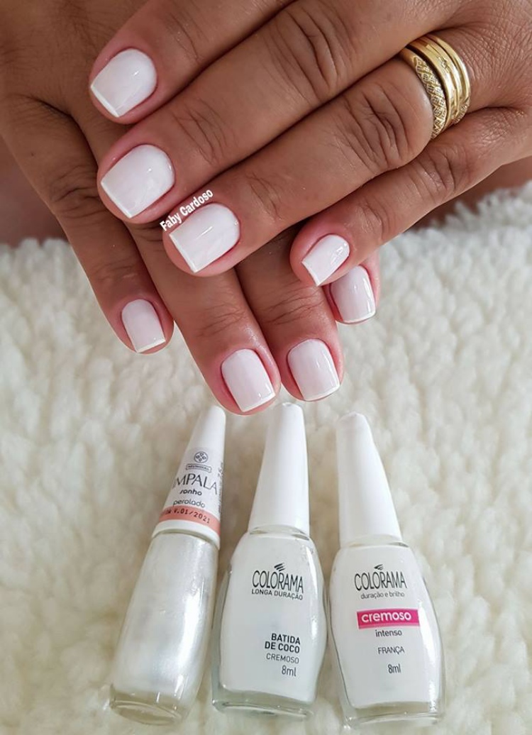 22 Unhas pintadas de branco com combinações de esmaltes