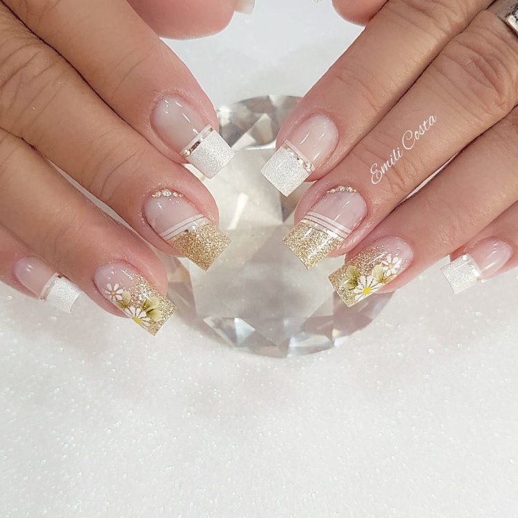 Decorações de Unhas com Fitinhas