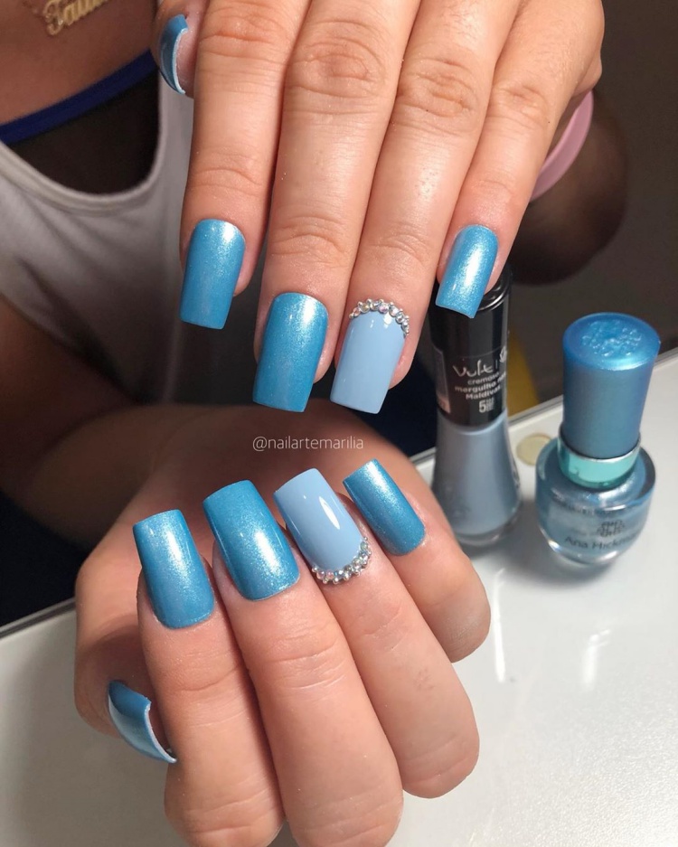 Unhas decoradas com Joias