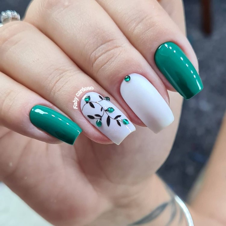 Inspirações de unhas para o Natal. A época mais gostosa do ano está chegando. Dicas e galeria de fotos Inspirações de unhas para o Natal. A época mais gostosa do ano está chegando. Dicas e galeria de fotos